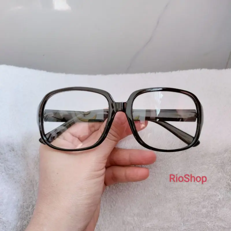 Kính Sinh Viên Ngố Vuông 7