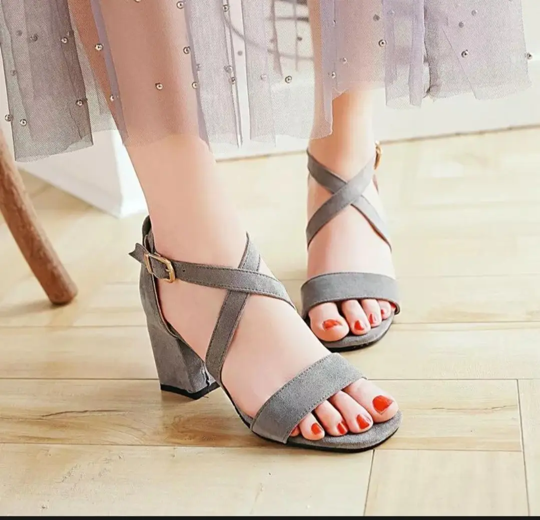 Sandal Wanita High Heels Tali Silang Model Fashion Elegan Suade Hitam dengan Sol Karet