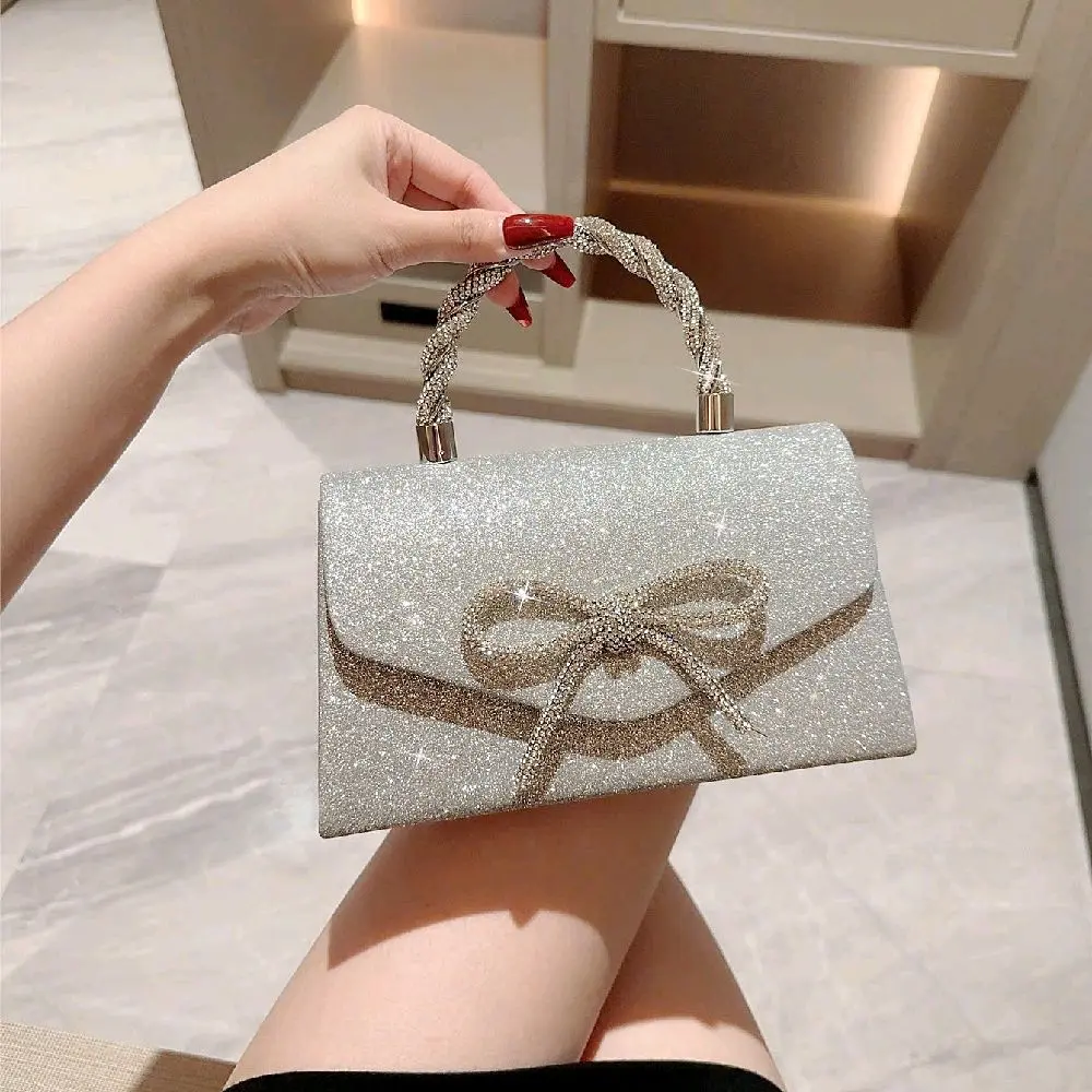 Túi Xách Nữ Đeo Chéo Women Bag Clutch Cầm Tay Cốp Đi Tiệc Quai Kiềng Xoắn Kim Tuyến Bì Thư Nơ Đá Màu Đen Màu Bạc Màu Vàng Sang Trọng Blingbling Kèm Dây Xích Size 21 HÀNG CHUẨN QC Nhung Kem tuideo cheonu tui cam túixinh  quảng