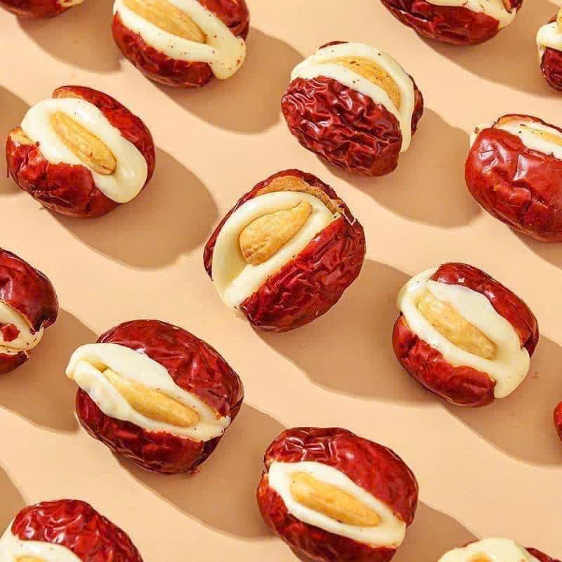 Kẹo táo đỏ sữa lạc đà nhân hạt điều giòn bùi, vị ngọt thanh, mềm dẻo, snack healthy được yêu thích - Food