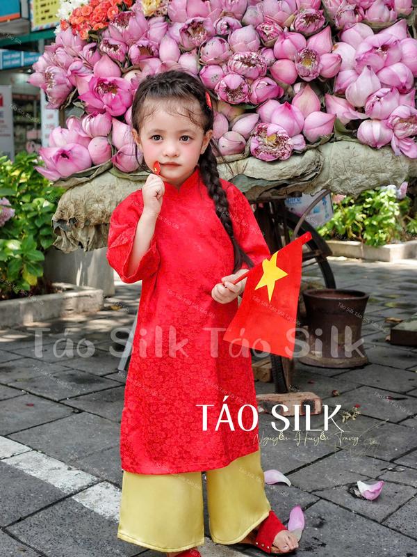 Bộ Áo Dài Bé Gái Cổ Trụ Màu Đỏ Vải Gấm Cao Cấp Chỉ Áo, Quần (Ảnh Shop Chụp) 3
