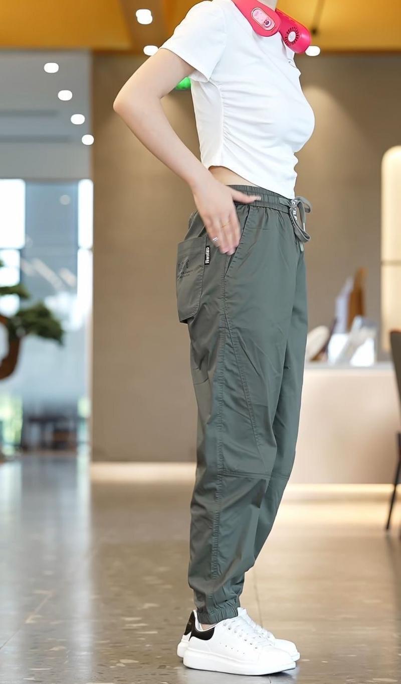 Product Introduction of Quần yếm lụa băng dành cho nam giới, quần thể thao hợp thời trang, khô nhanh, giản dị, Thương Hiệu Thời Trang mắt cá chân, phong cách Hàn Quốc, mùa xuân và mùa hè, bán buôn Menswear Màu Đen Pants 3