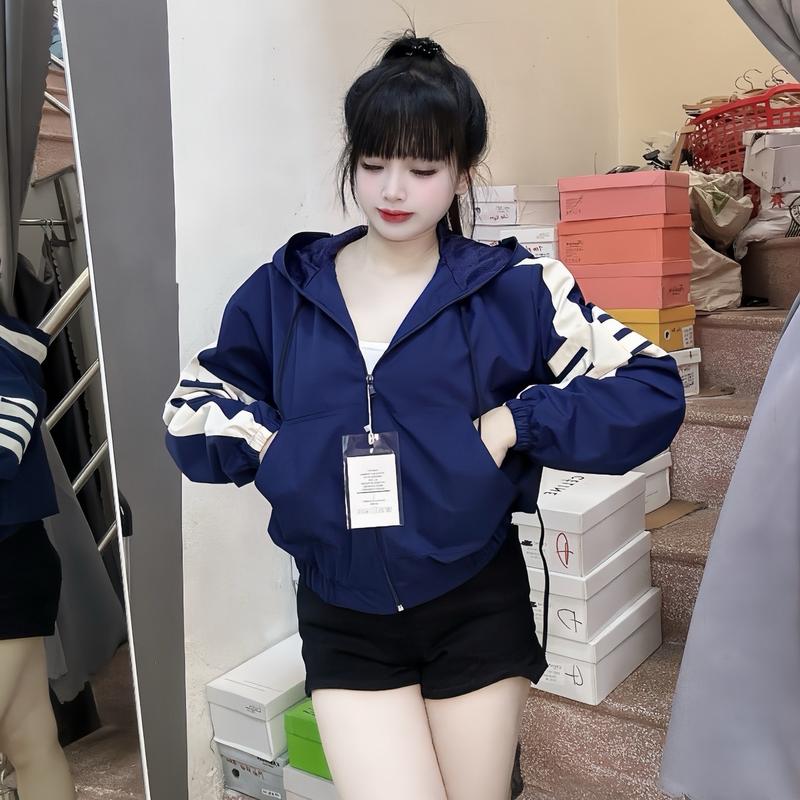 Áo Khoác Gió 2 Lớp  Chống Nước Nữ 3 Vạch Mũ To Dáng Vừa Freesize dưới 62kg ( chiều dài áo 54-56cm )