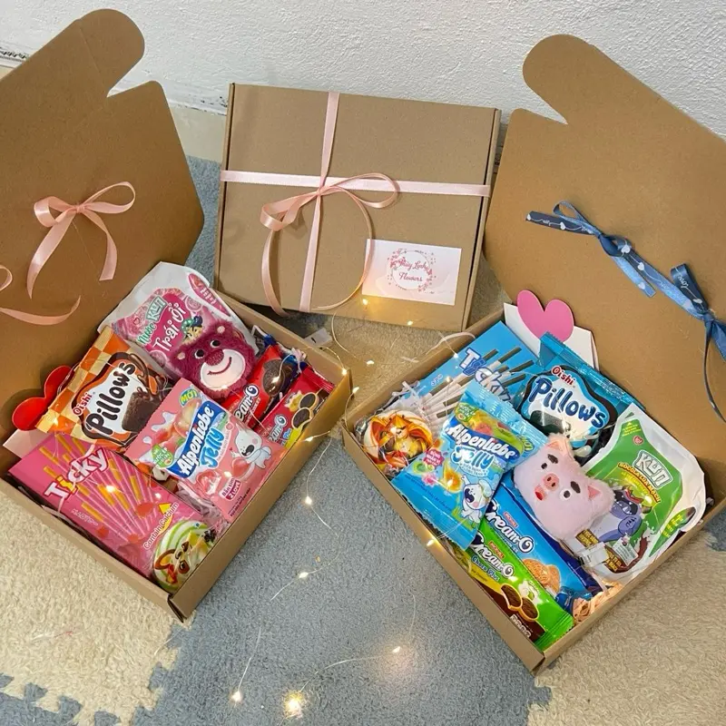 Box bánh kẹo kèm mặt gấu tặng nam và nữ vào các dịp sinh nhật lễ tết , ngày kỷ niệm  shop có tặng kèm đèn và thiệp , hộp size 25x25 6