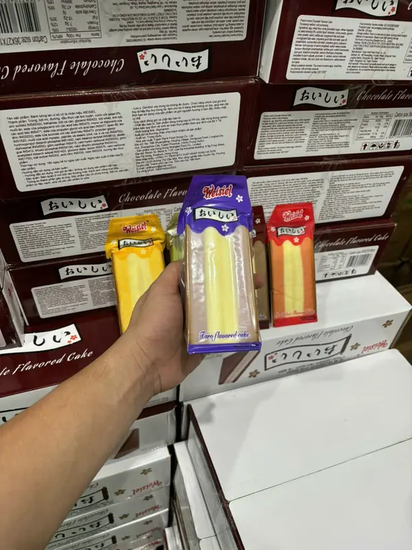 AVMC95- Thùng 2kg (20 bánh) - Bánh bông Lan  Tam giác Weisel Trà xanh - Socola - Dâu - Ăn sáng - Ăn vặt mẹ chi 95 Food Thức Ăn Cake Sô Cô La Chocolate 7