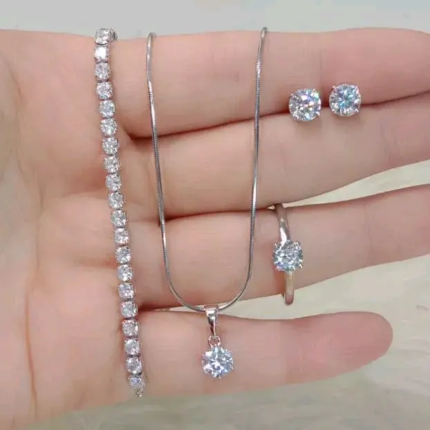 Satu set perhiasan serut mata silver titanium anti luntur 0