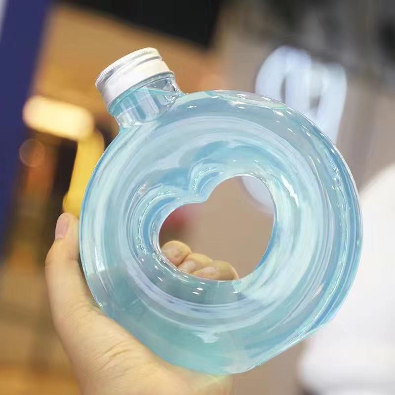 Product Introduction of 5/10pcs New Heart Water Bottle Food-graded Transparent PET Milk Tea Shop Cup Wedding Party Gift Cola Juice Drinks Bottles 500ML 8