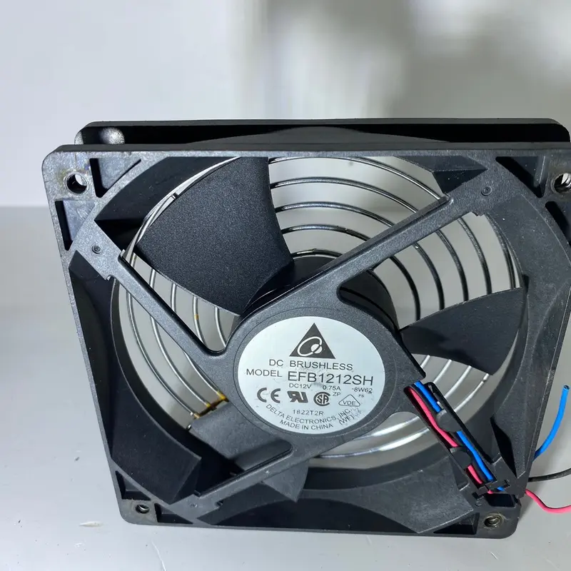 Quạt 12V không chổi than 2
