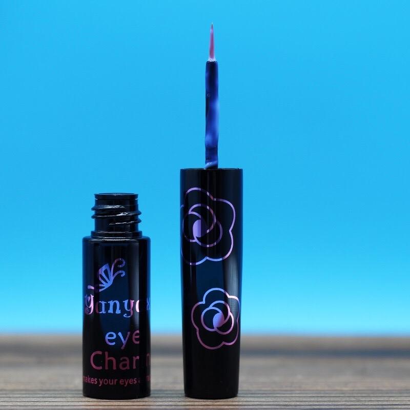 Keo dán mi hoa hồng đen mỹ phẩm