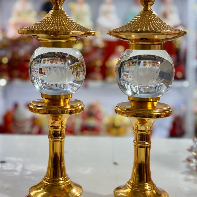 Đôi đèn cầu chóp A131-4 pha lê hoa sen thân hợp kim - Decor bàn thờ giá 1 cặp bình gomsu luxury đồ