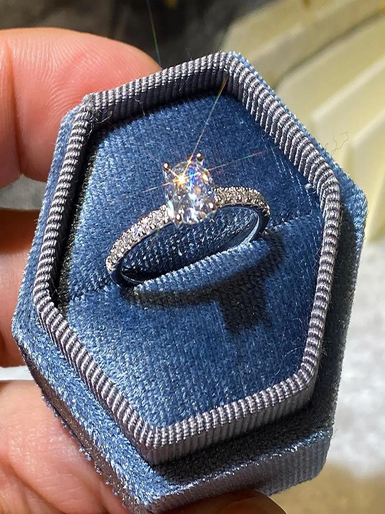 Elegant Rhinestone Decorated Ring, Exquisite Engagement Ring, Fashion Accessories for Women & Men Love Ring