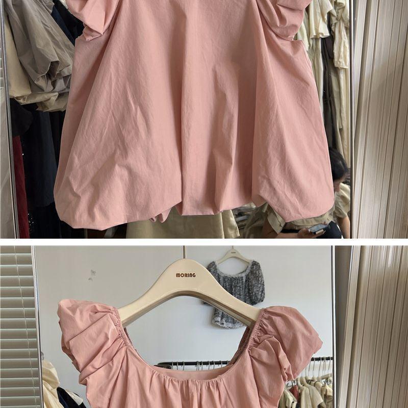 Product Introduction of French Style Flying Sleeve Shirt Female 2024 Summer New Design Sense Small Public Net Red Dew Collarbone Sweet Top Womenswear Blouse Lingerie Lady Comfort Basic Minimalist 4