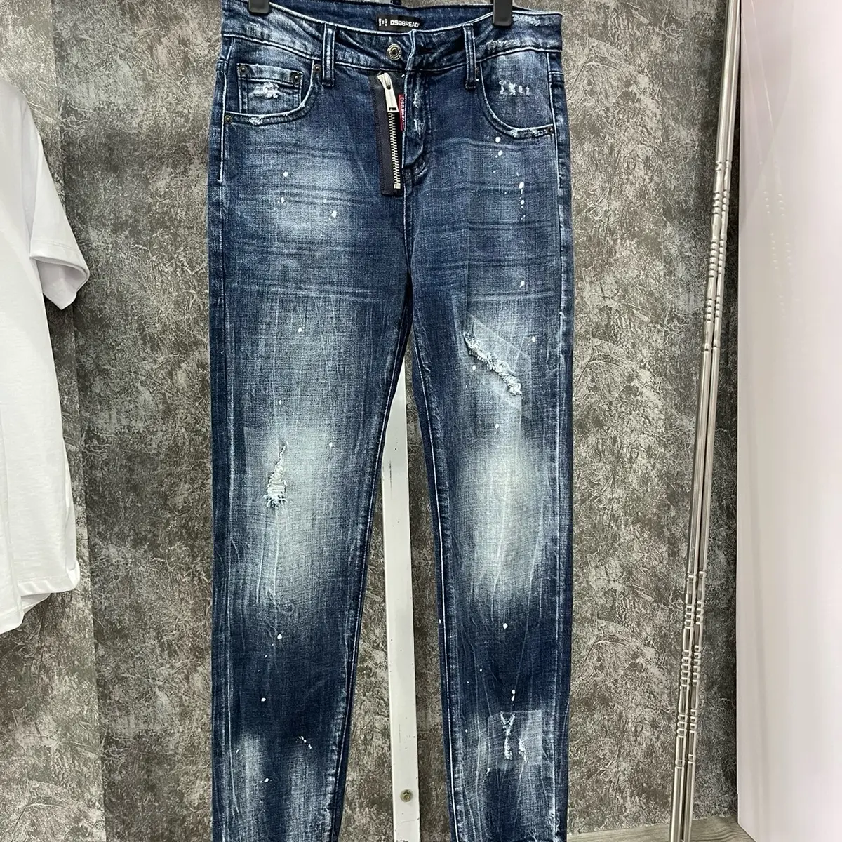 Quần jean dsq xanh khoá lệch vảy sơn ít, new