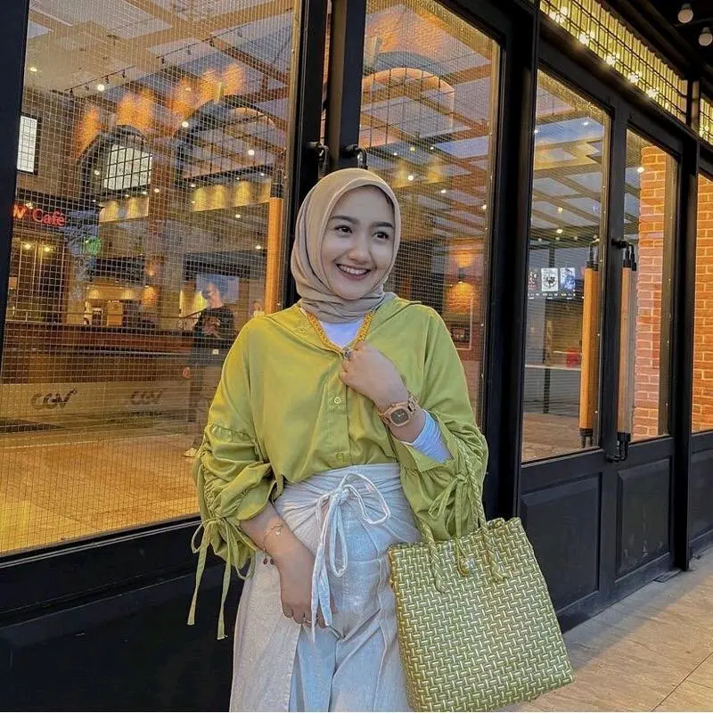 NAEMA BLOUSE LENGAN BALON SERUT 0