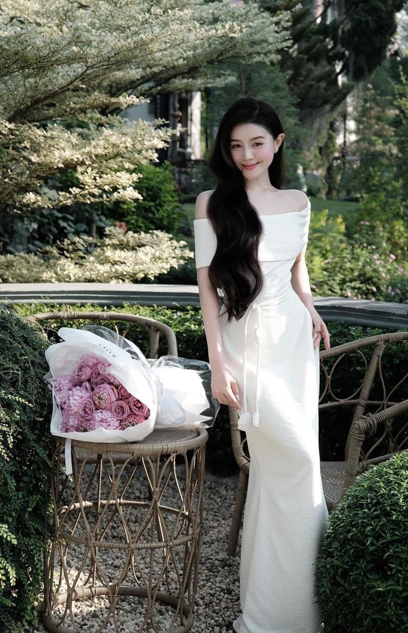 Product Introduction of ￼Đầm trễ vai dáng dài “ Shirina “ chất liệu xốp nhăn cao cấp sang chảnh by EM DESIGN 4