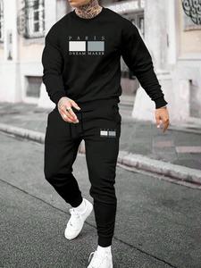 Conjunto de dos piezas de sudadera con estampado de letras para hombre y pantalones de chándal con cordón en la cintura, jersey de manga larga con cuello redondo de ajuste regular, trajes de hombre acogedores de moda informal para otoño e invierno