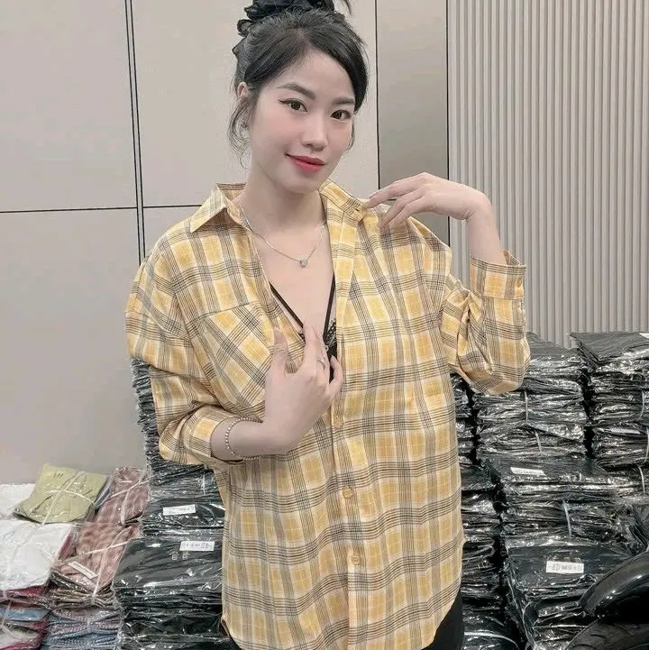 Áo Sơ Mi Nữ Tay Dài Sọc Caro Form Rộng Giấu Quần 5