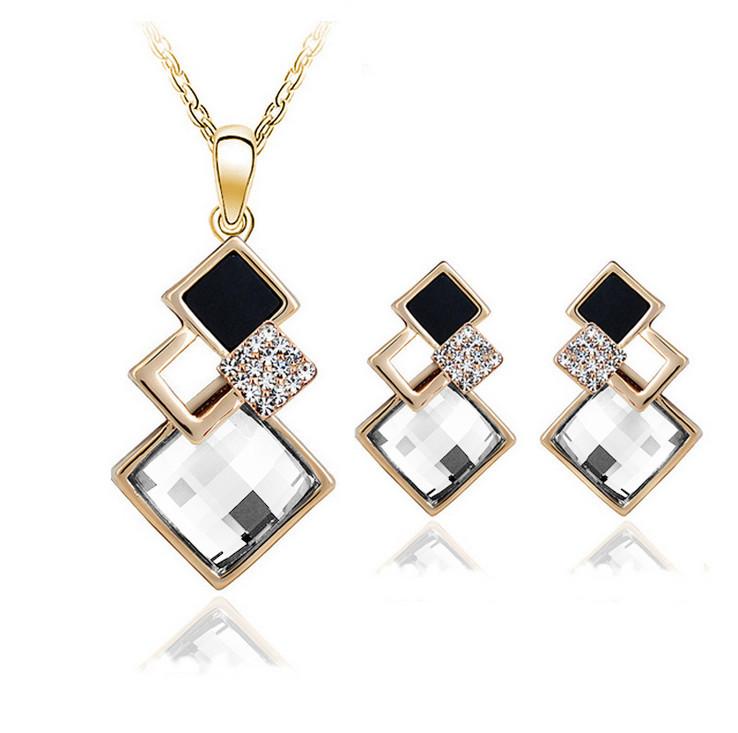 Product Introduction of Fashion Temperament Jewelry Set for Women, Classic European and American Geometric Square Crystal Acrylic 8
