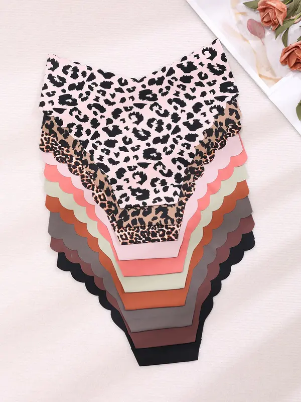 Women's Plain & Leopard Print Brief, Soft Comfy Breathable Panty for Daily Wear, Underwear for All Seasons 1