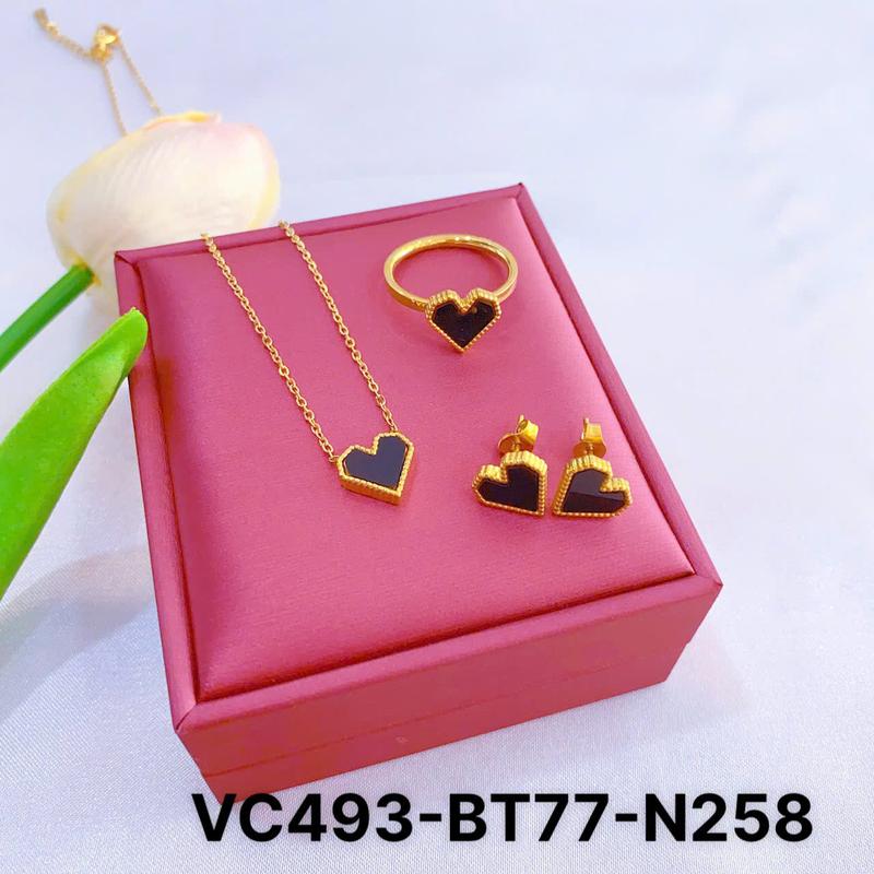 Combo trái tim Đen 3 món dây chuyền bông tai nhẫn chất liệu titan không rỉ VC493 BT77 N258