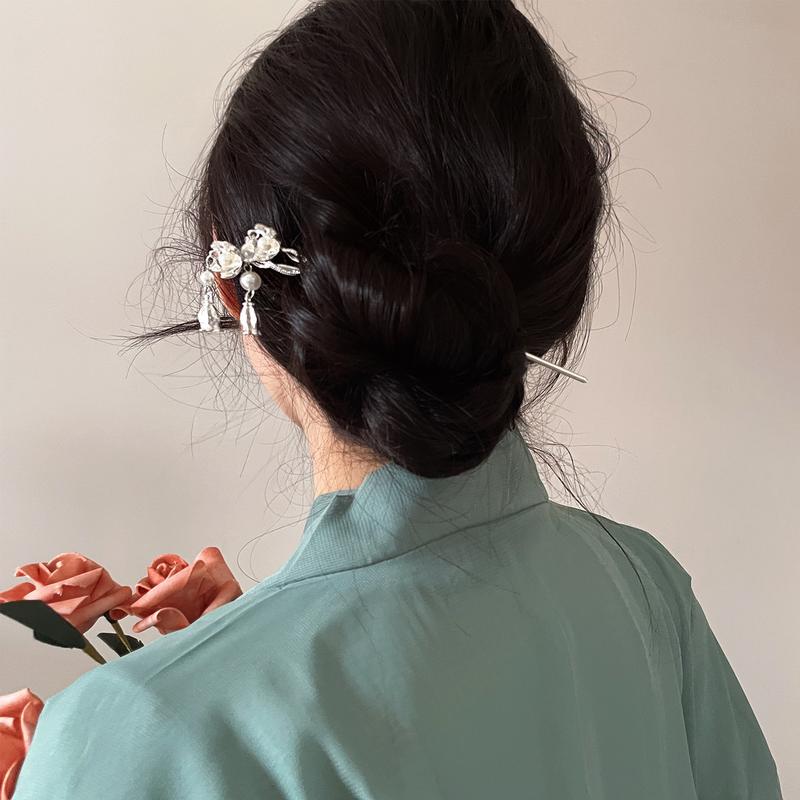 Product Introduction of Hanfu Chinese Style Hairpin Ancient Style High-end Hairpin Iris Lily of the Valley Hairpin Pearl Flower Tassel Hairpin 2