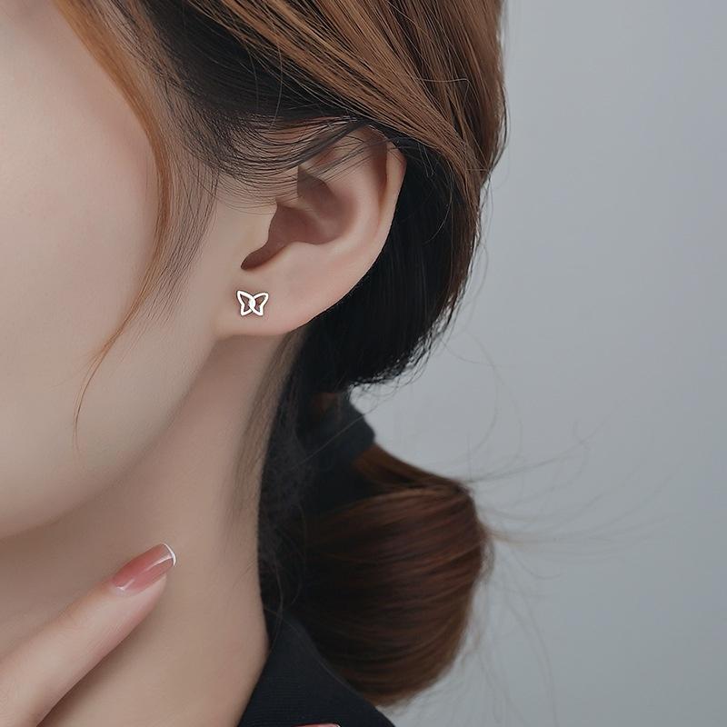 Bông Tai Đinh tán Hình Bướm, Chất Liệu Thép Titan Thép Không Gỉ Women Hoa 1