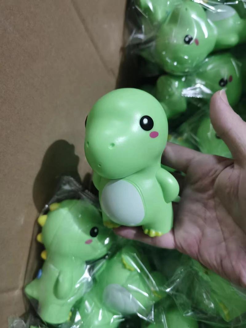 Product Introduction of Little Dinosaur Water machine Little Milk Dragon Press Spray Water Sprinkler Boys Girls Water machine Fight Children's Toy Beach Toy 2