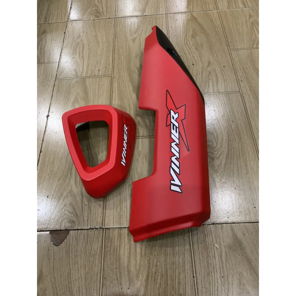 Ốp pô và chụp đích pô xe Winner X V2 V3màu đỏ