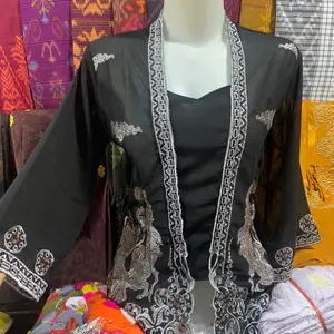 Kebaya bordir wayang