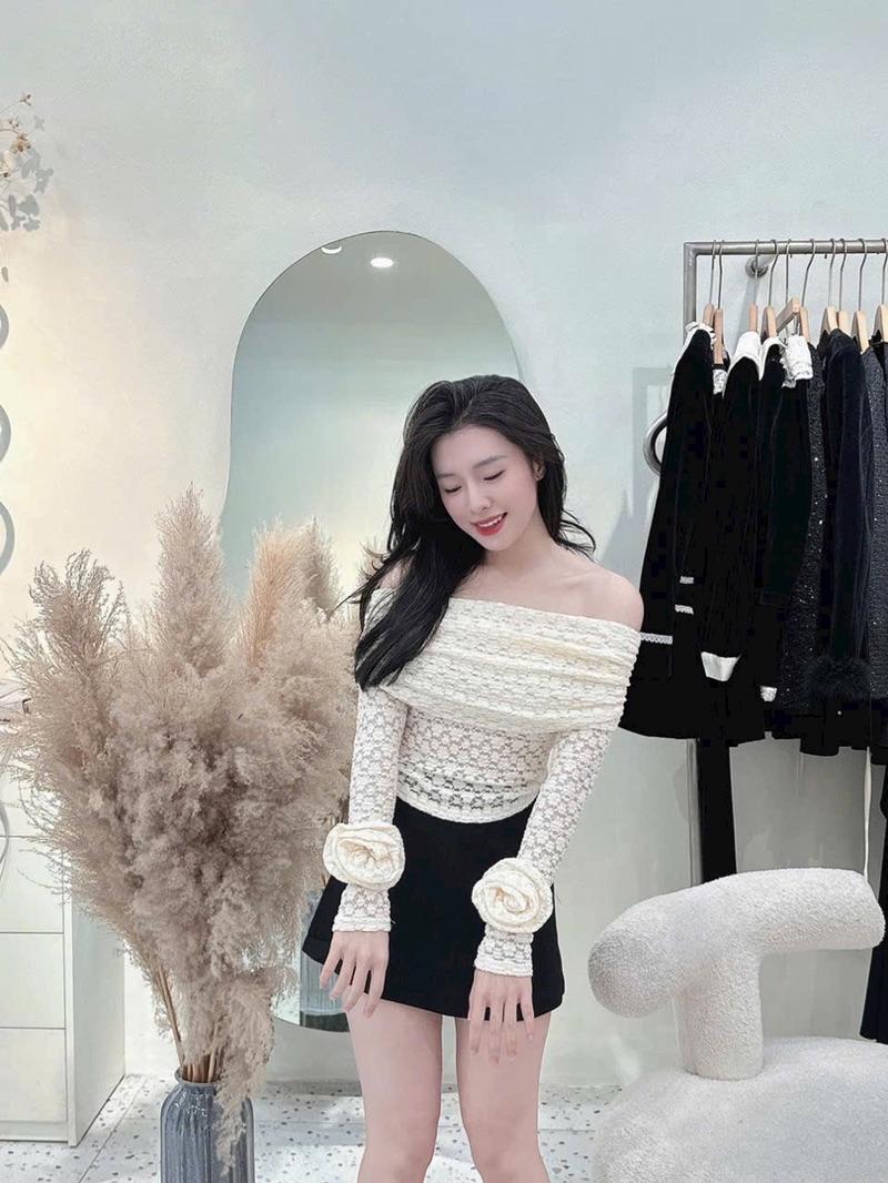 Product Introduction of Áo trễ vai ren tay hoa hot _ Áo ren trễ vai tay đính hoa sang sịn 13