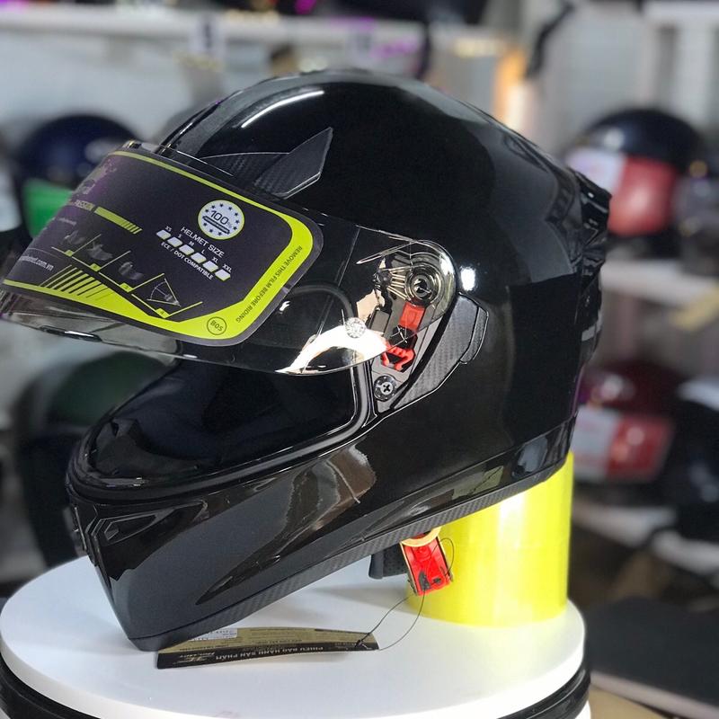 MŨ bảo hiểm royal M138b fullface cao cấp 1 kính phom dáng thể thao Helmet (tặng kèm túi rút royal)