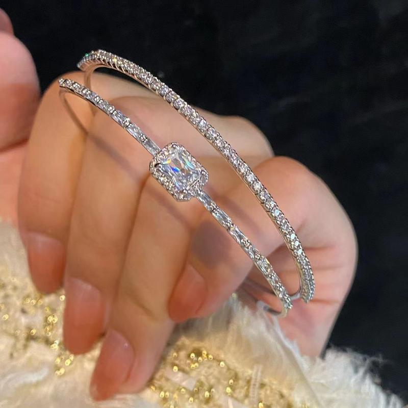 Product Introduction of Twin Effect Internet Celebrity Double-Layer Zircon Cube Sugar Exquisite Flash Light Luxury Bracelet Female Special-Interest Design Opening Bracelet Tide 3