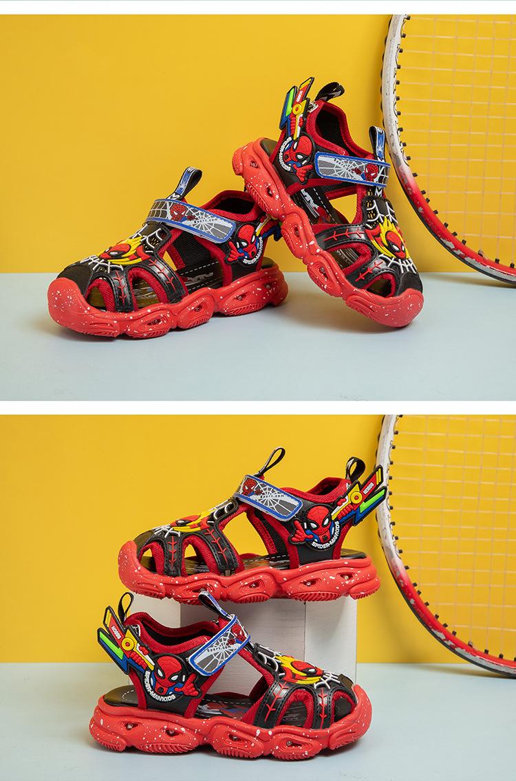 Product Introduction of Spider-Man with Light Children's Sandals 2024 Summer New Anti-Kick Closed Toe Sandals Boys Children Beach Shoes 30