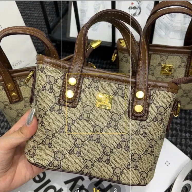 Làn gấu size 18 đựng vừa điện thoại cho nữ phom dày dặn cứng cáp Bag 3