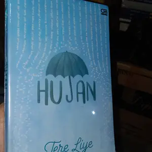 buku novel hujan ( ter lye )
