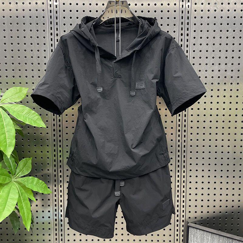 Product Introduction of Bộ Đồ Hai Mảnh Mùa Hè, Màu Trơn Đơn Giản Và Thường Ngày Dáng Rộng Vừa Vặn, Nhẹ Và Thoáng Khí, Chống Nắng, Bộ Đồ Nam Hợp Xu hướng Quần Đùi Ngắn Tay 2