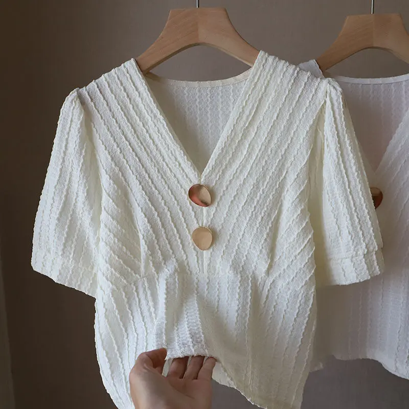 Summer New Korean Style Elegant V-neck Two-Button Shirt Three-Dimensional Texture Short Slimming Top T-shirt Versatile Fashion Blouse Lingerie Women Minimalist bajusulam Lady Womenswear Comfort
