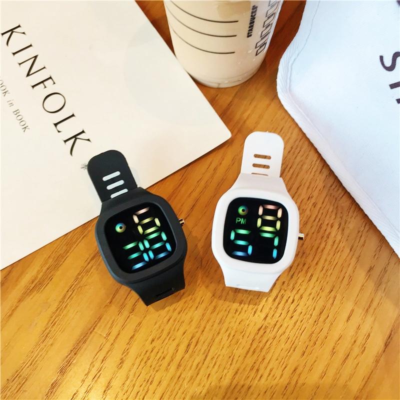 ( Beli 1 Gratis 1 ) Jam Tangan Anti Air Digital LED Pria Dan Wanita Gaya Korea Rubber Watches