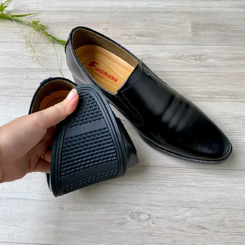 BH 1 năm-Giày Tây công sở Mã DK01,giày da bò trơn sản xuất thủ công tại langc nghề truyền thống.Đế căo su khâu chắc chắn. 3