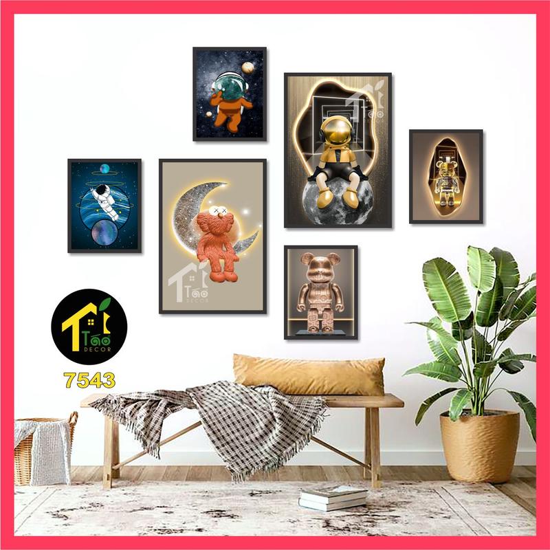 Bộ 6 tranh dán tường gấu bearbrick, hình dán trang trí đồ decor phòng, tranh treo tường decor tường, Táo Decor