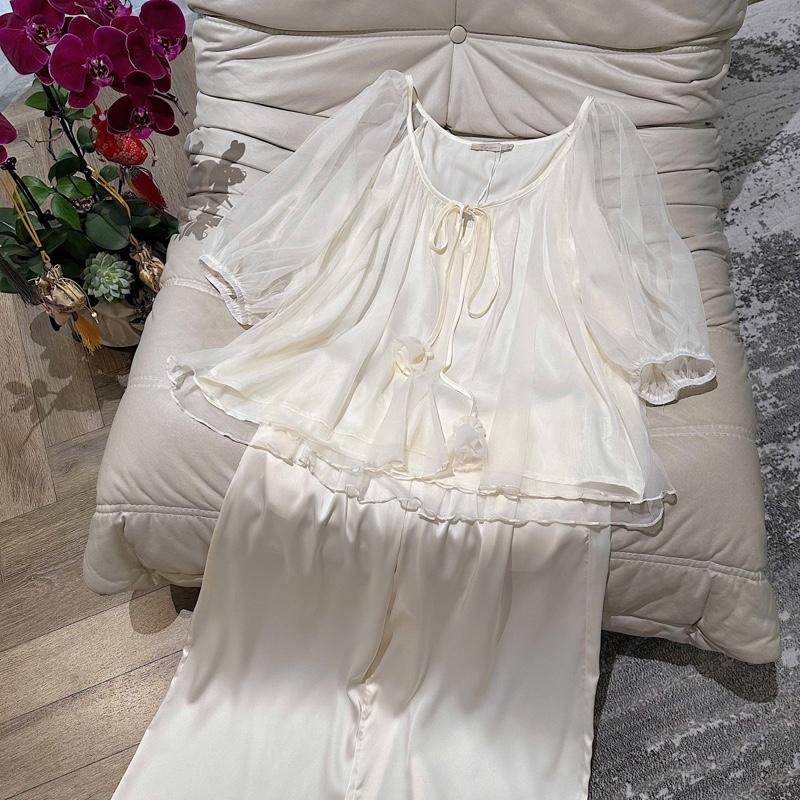 Product Introduction of Sét pijama lụa phối vải von tơ hàng lyly cao cấp màu kem 3