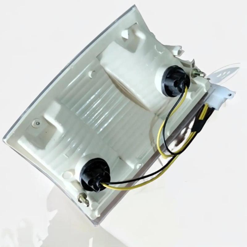 Đèn xi nhan xe Jac 1.5 - 2 tấn đời cũ, xe ben Chiến Thắng 5 tấn đời cũ Phụ Tùng 6