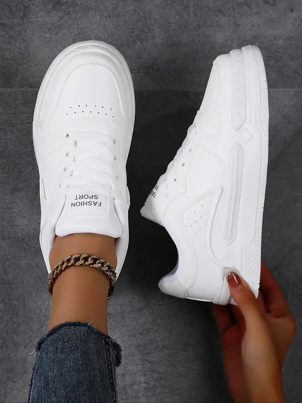 Women's Sporty Lace Up Low Top Chunky Sneakers, Casual Comfortable Breathable Running Shoes, Fashionable Sneakers for Daily Wear, Closed 2