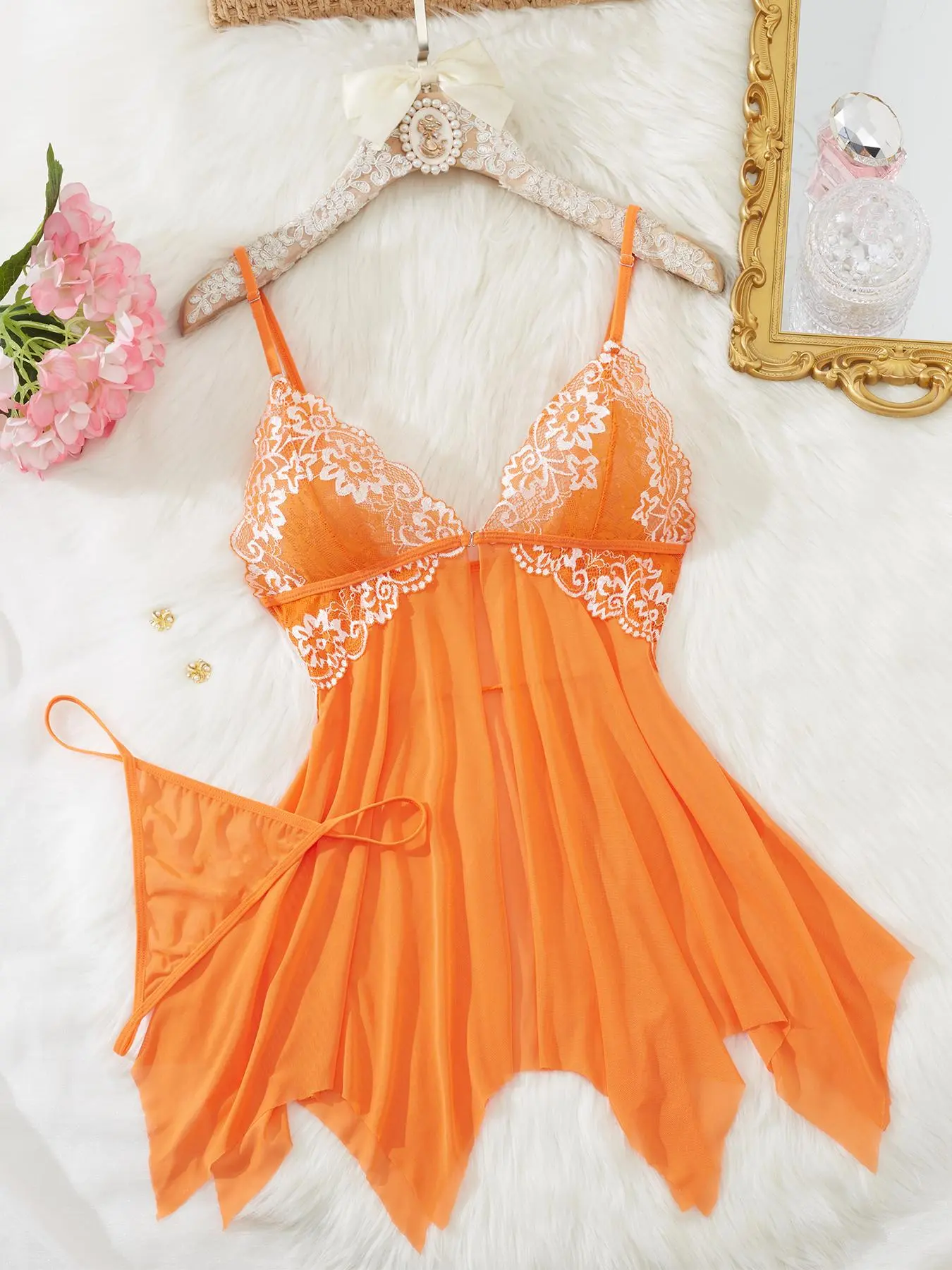 Two-Piece Set Women's Contrast Floral Lace Cami Nightdress & Thong Sexy Pajama, Adjustable Spaghetti Strap Backless Nightgown & Panty Set, Ladies Sleepwear for All Seasons