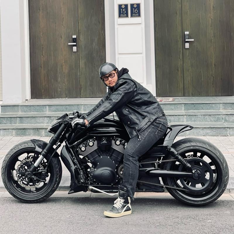 Mũ bảo hiểm Gangster đội xuôi và ngược cao cấp loại 1 khoá đồng sơn nhúng vân carbon phong cách cá tính