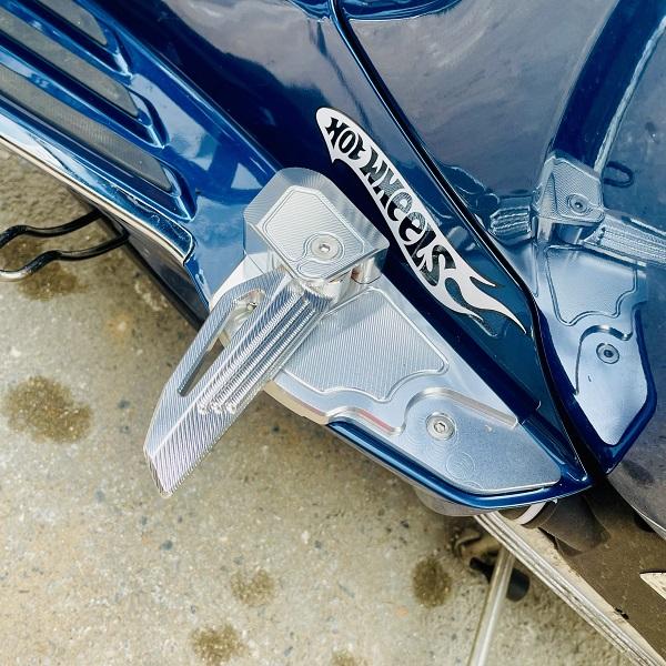 [1 Cặp] Gác Chân Full Nhôm CNC 2024 Cao Cấp Cho Các Dòng Vesa Sprint Primavera