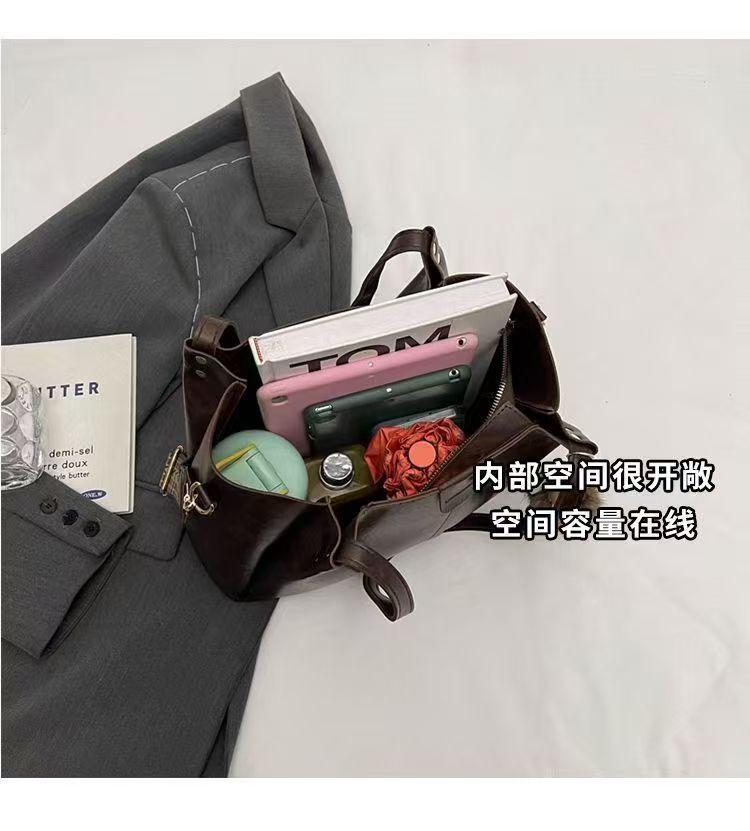 Product Introduction of Túi Tote Sức Chứa Lớn, Thời Trang Thu Đông Nữ, Phong Cách Cổ Điển Túi Đeo Vai, Dây Rộng, Túi Đeo Chéo, Thích Hợp Cho Sinh Viên Đại Học Và Người Đi Làm, Lý Tưởng Cho Các Dịp Đi Lại, Năm 2025 7