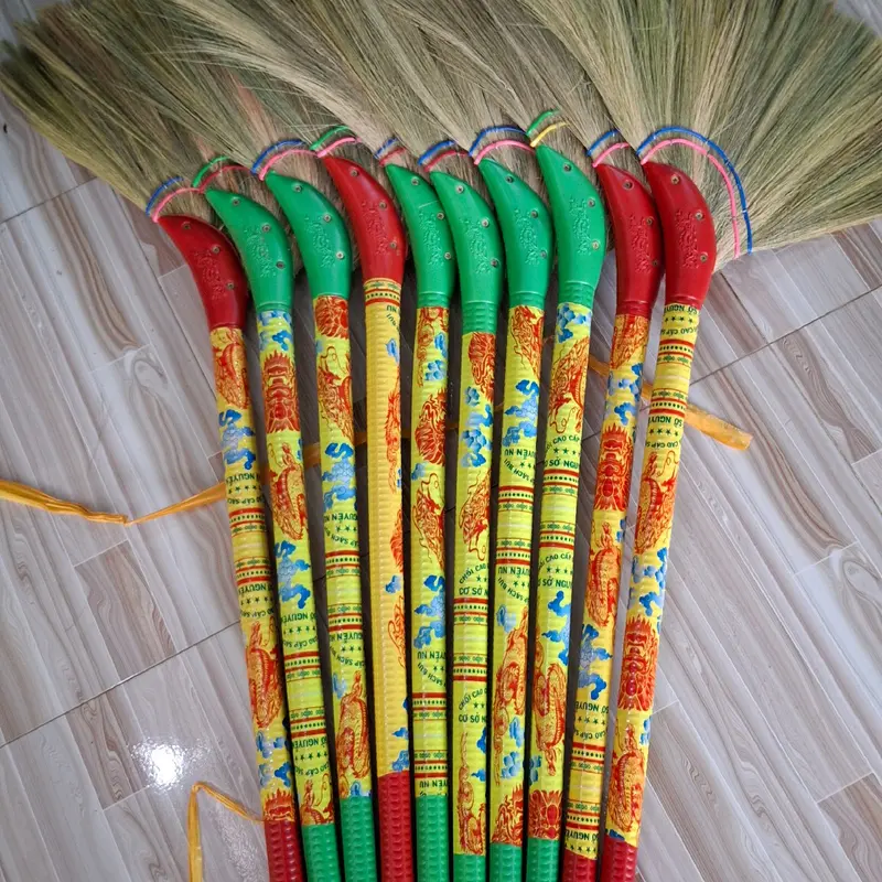 Combo 3 cây chổi_105k.Sản phẩm hữu ích,làm sạch nhà cửa,màu ngẫu nhiên. 6
