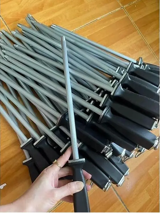 Liếc dao Nhật nội địa dài 42cm, thân tròn, có móc treo, mài nhanh bén 2