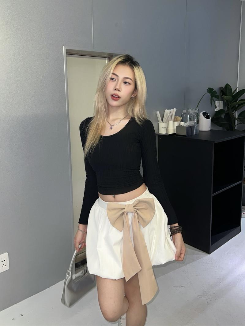 Product Introduction of (Xả Kho) Áo hở lưng đan dây tay dài Nữ, phong cách thời trang - Women áo  ren 2